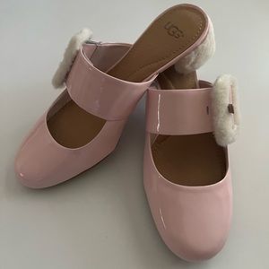 Cutest and quite unique UGG Hayden Mary Jane Pumps.  Faux fur at heel and buckle